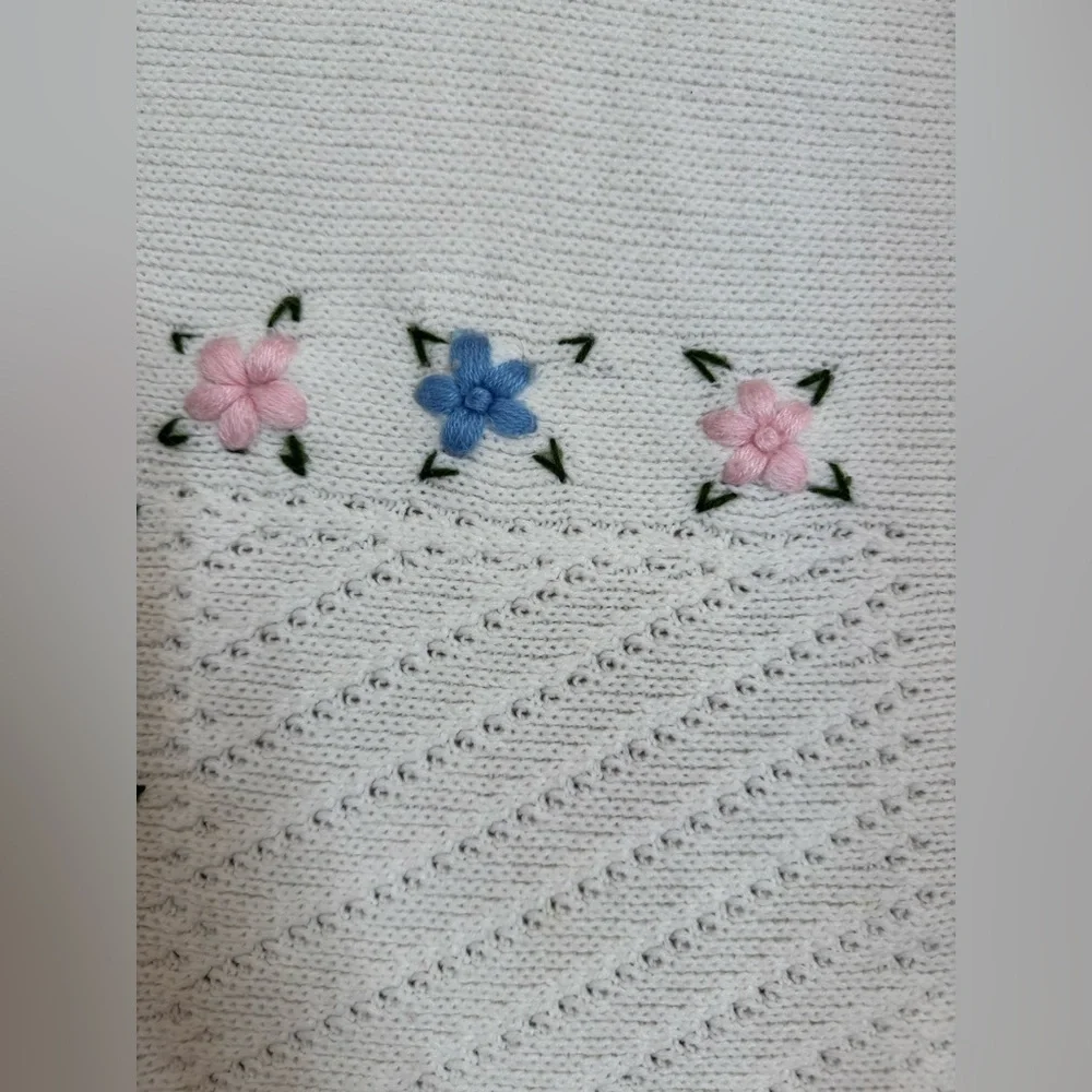 Handmade Dainty White Floral Crocheted and Embroidered Blanket /Throw VTG